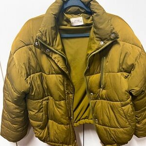 Urban outfitters puffer jacket with adjustable hood/removable moss like green